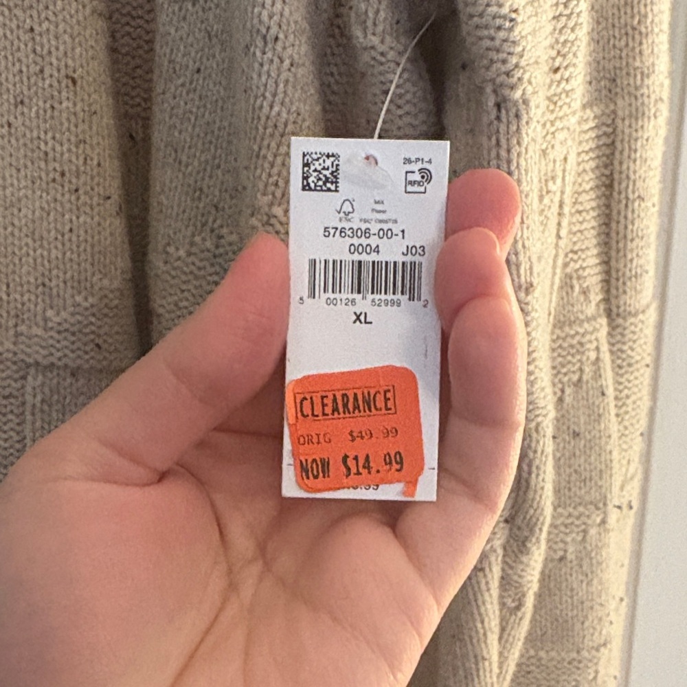 Old Navy Men's Beige Crewneck Sweater - Picture 3 of 6